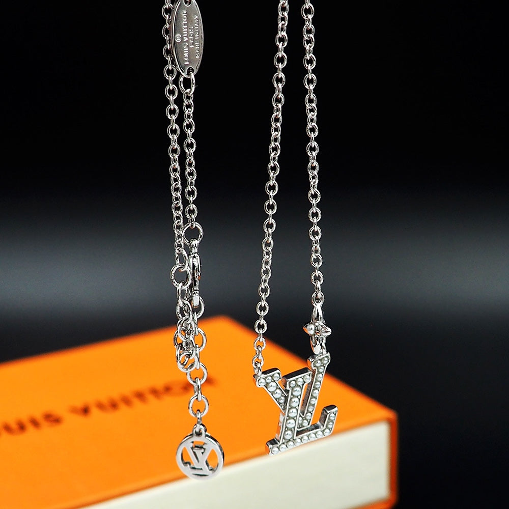 Louis Vuitton Iconic Pearls 18K Gold Necklace